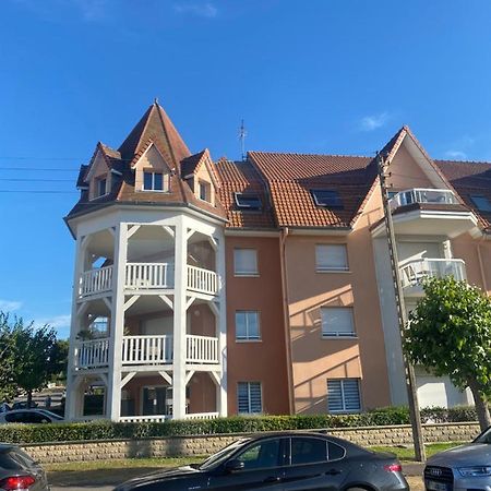 Le Clos Luce Cucq Εξωτερικό φωτογραφία